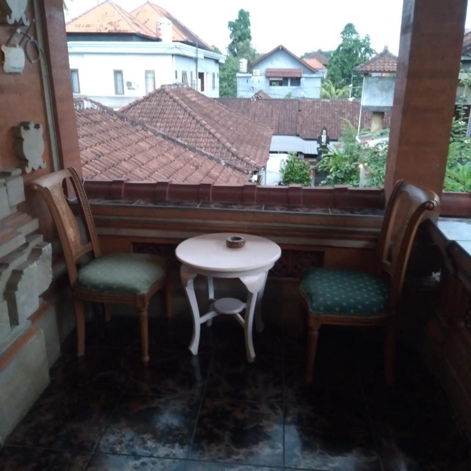 Inn Between Ubud  Exterior photo