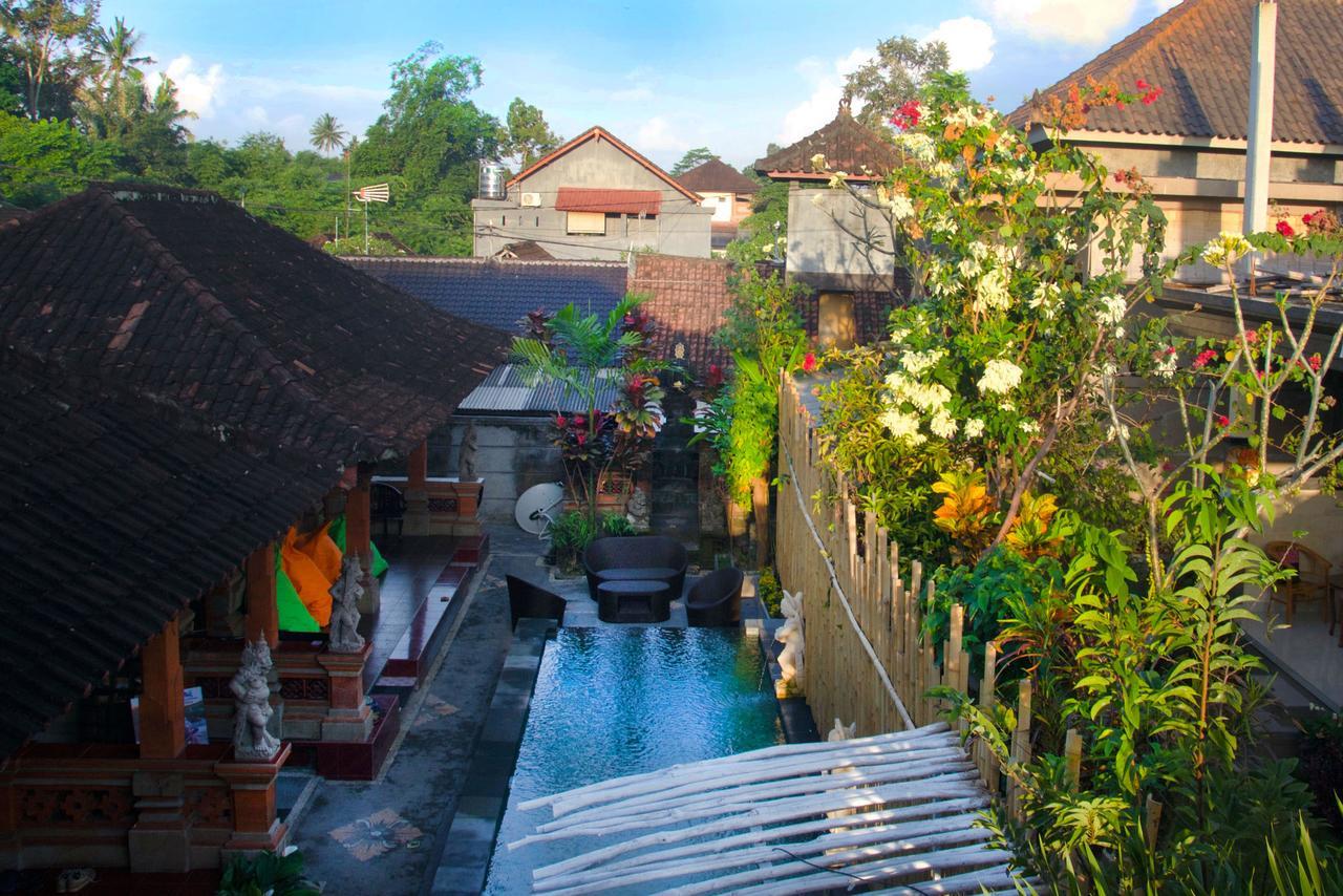 Inn Between Ubud  Exterior photo